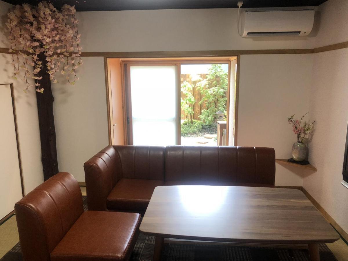 Sakura Aburaya Villa Takajama Kültér fotó