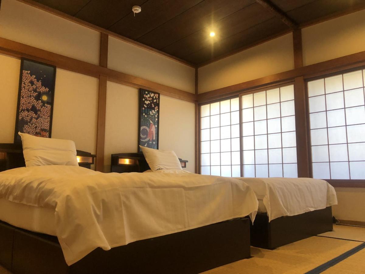 Sakura Aburaya Villa Takajama Kültér fotó